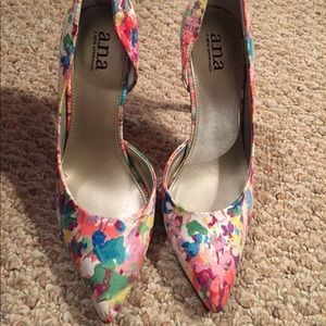 🌺A.N.A white multi colored floral heels🌸